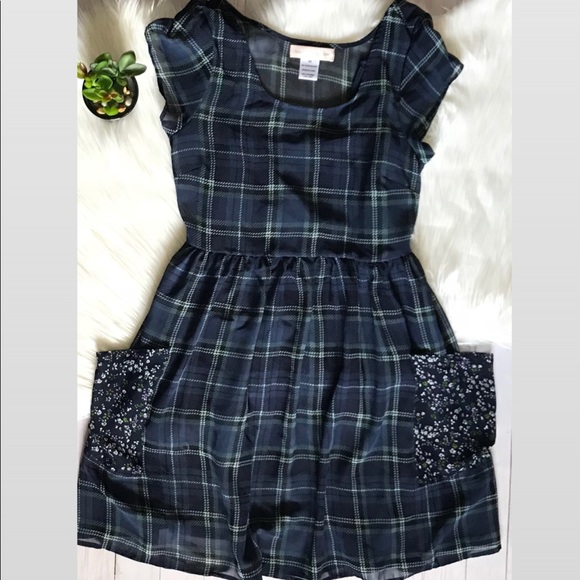 Band of Gypsies Dresses & Skirts - BAND OF GYPSIES- Plaid Dress W/ Floral Pockets